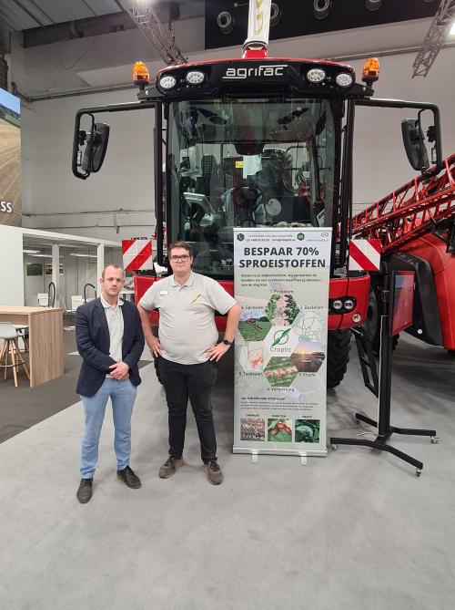 Oprichters Ruben en Lander op een landbouwbeurs